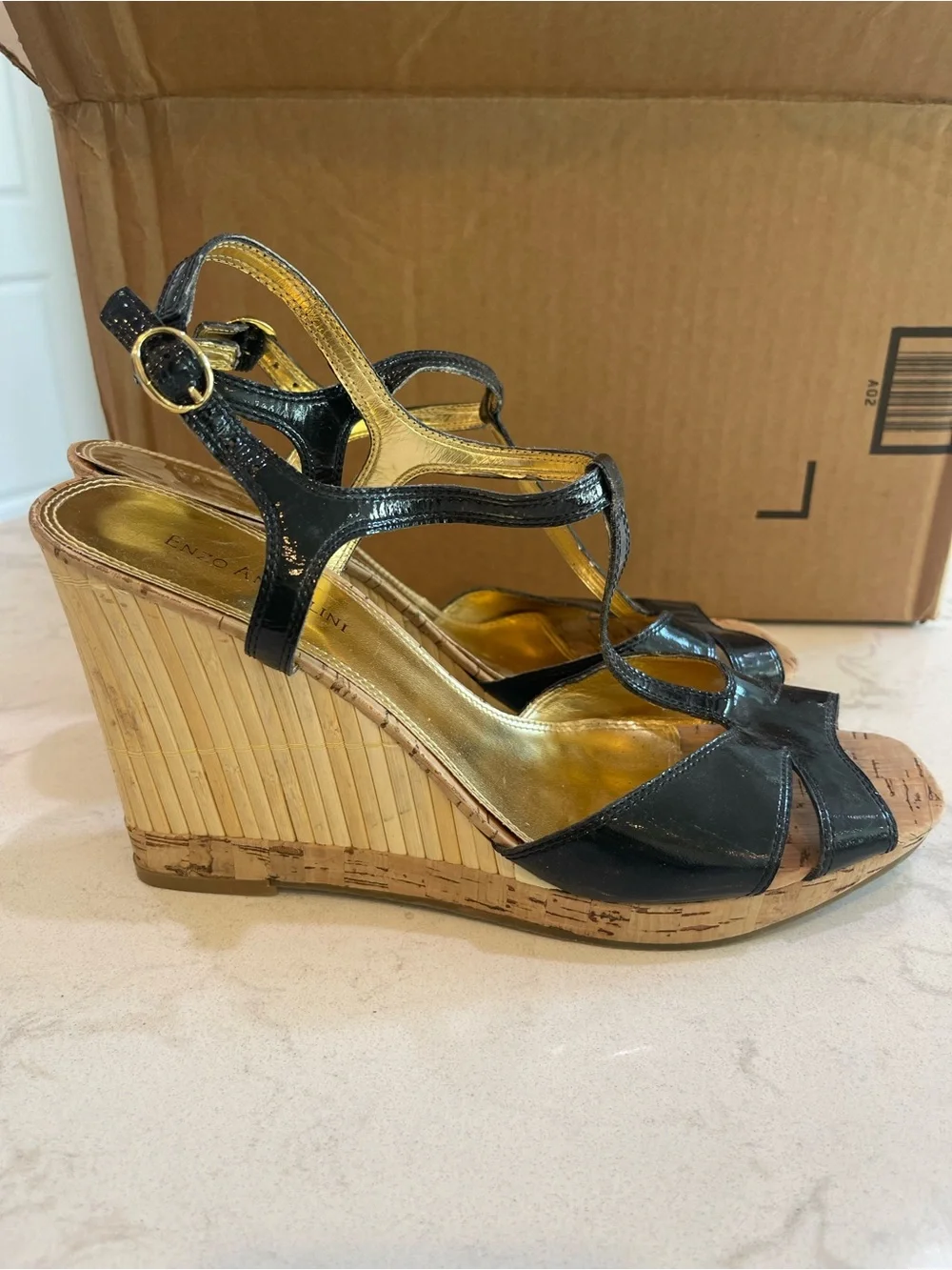 Enzo Angiolini Black Patent Leather T-Strap Bamboo Wedge Sandals Womens 11
